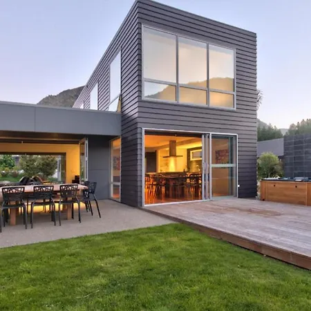 Modern Family Villa